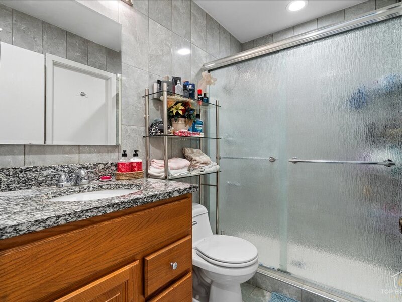 1375 N Whispering Springs Circle Palatine IL 60074