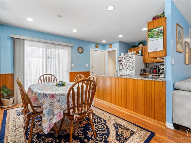 1375 N Whispering Springs Circle Palatine IL 60074