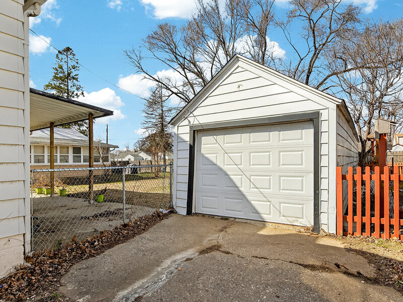 2823 Ridgeway Avenue Rockford IL 61101