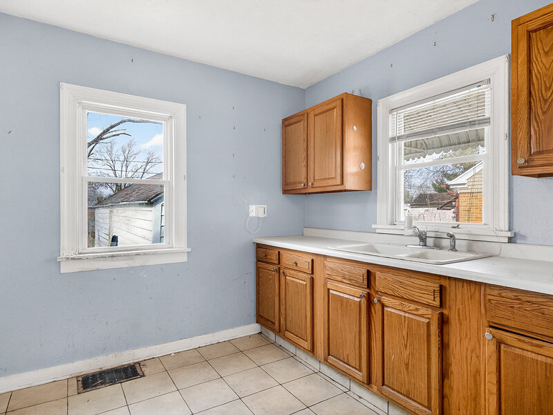 2823 Ridgeway Avenue Rockford IL 61101