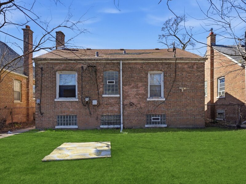 9553 S Greenwood Avenue Chicago IL 60628
