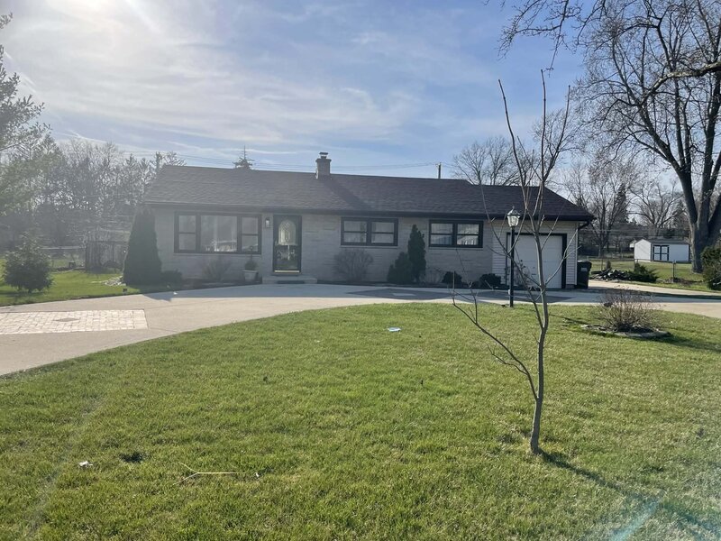 1516 Sunset Drive Schaumburg IL 60193