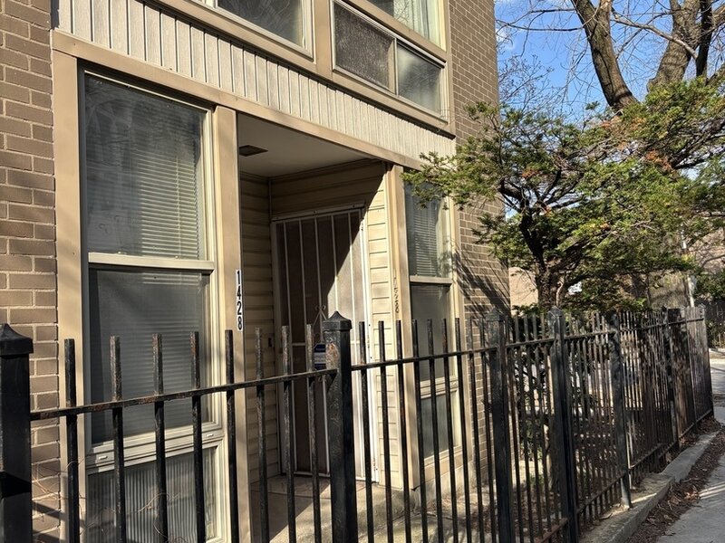 1428 E 55th Street Chicago IL 60615