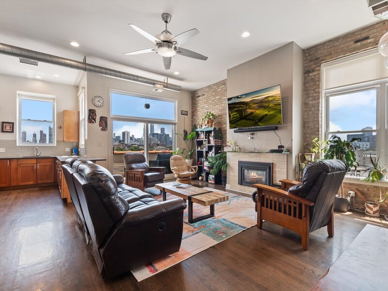 949 N Willard Court Chicago IL 60642