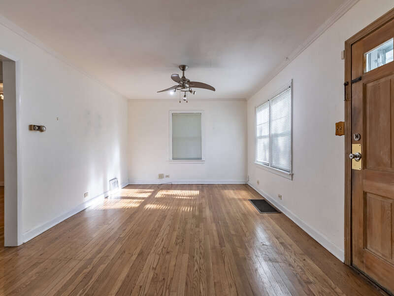 17633 Roy Street Lansing IL 60438
