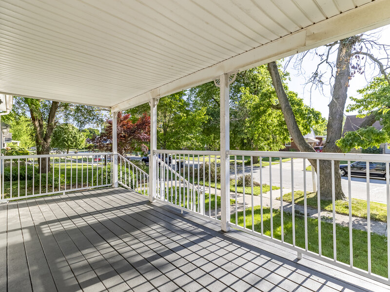 17633 Roy Street Lansing IL 60438