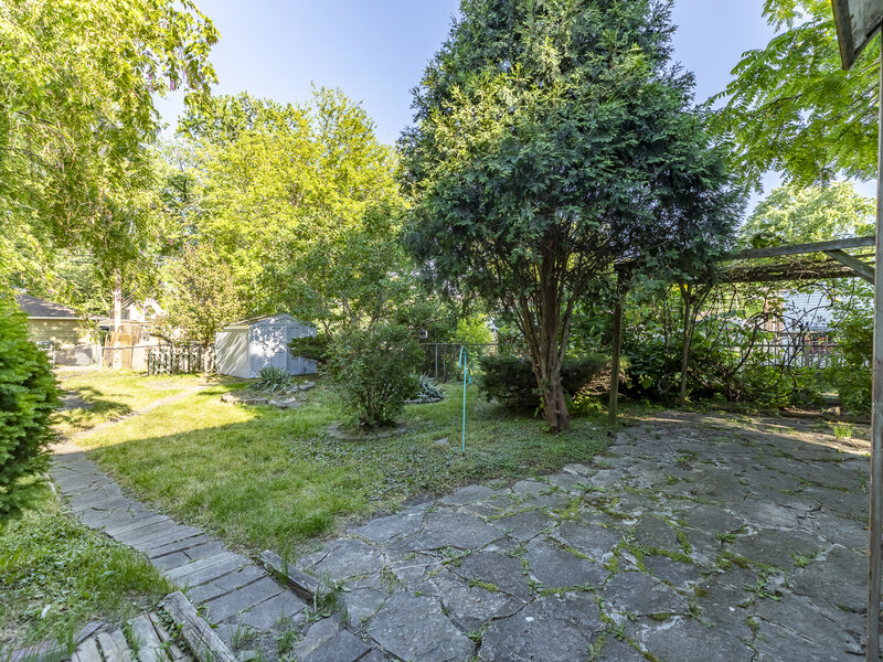 17633 Roy Street Lansing IL 60438