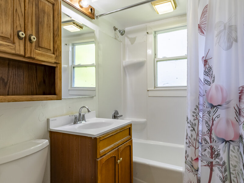 17633 Roy Street Lansing IL 60438