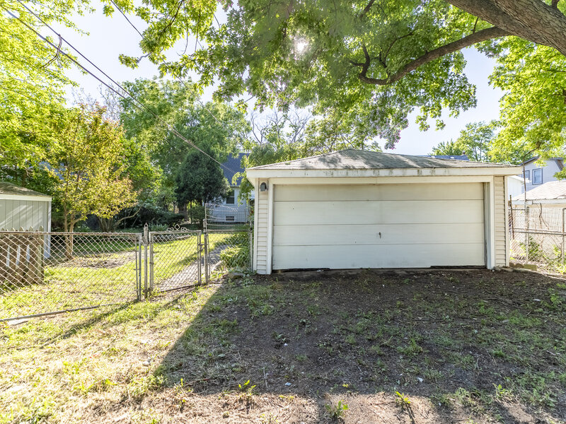 17633 Roy Street Lansing IL 60438