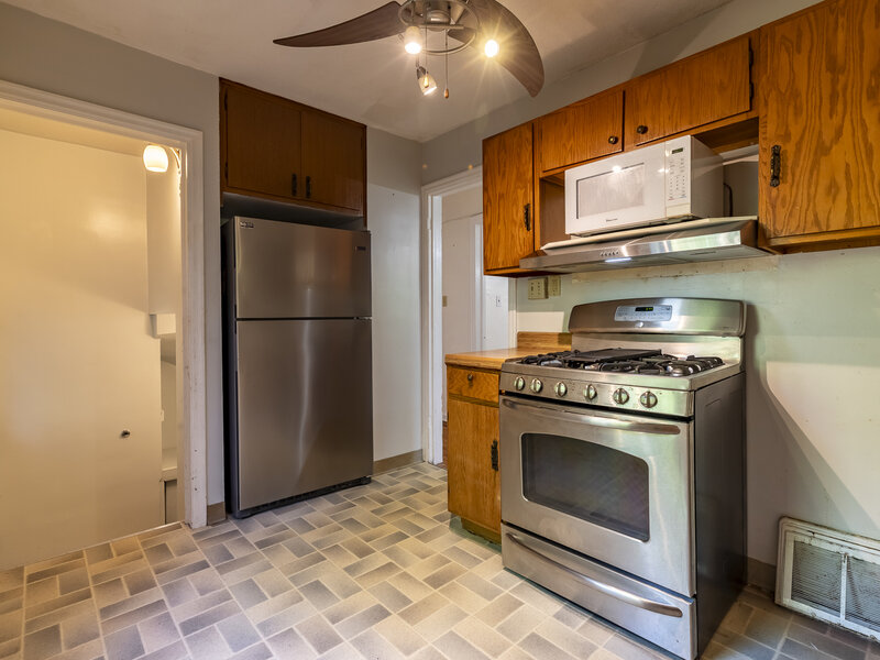 17633 Roy Street Lansing IL 60438