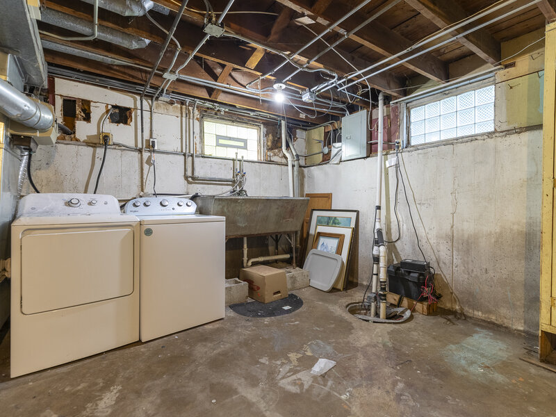17633 Roy Street Lansing IL 60438