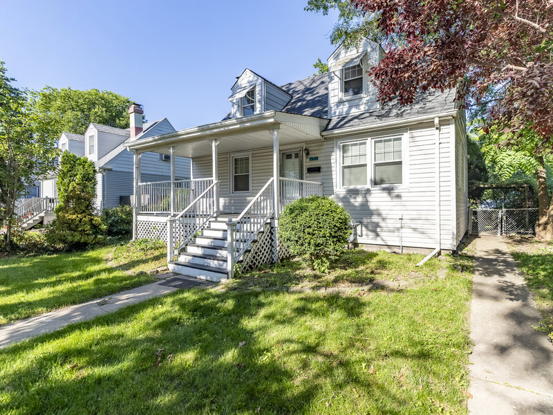 17633 Roy Street Lansing IL 60438