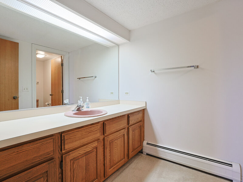 200 Red Top Drive Libertyville IL 60048