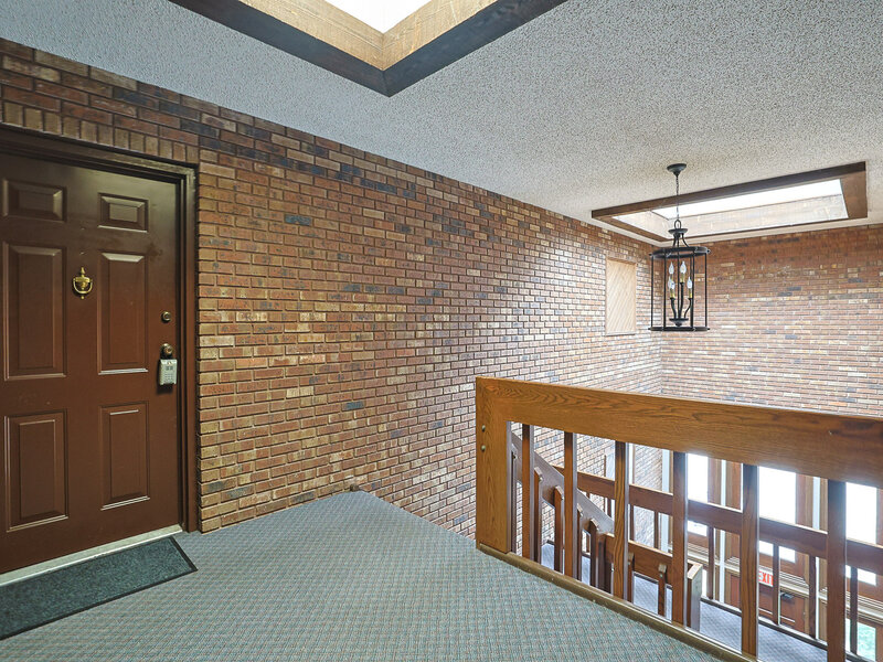 200 Red Top Drive Libertyville IL 60048