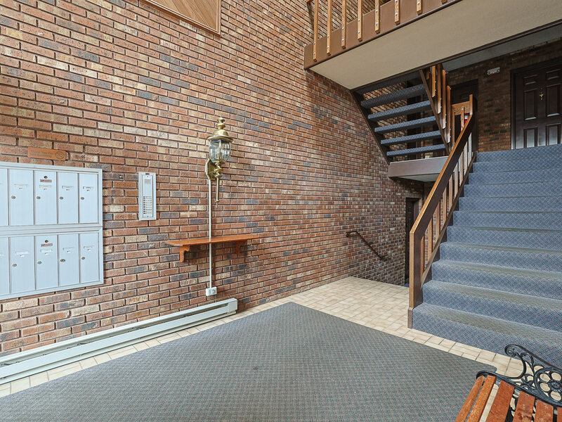 200 Red Top Drive Libertyville IL 60048