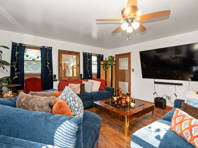 928 E 153rd Street Phoenix IL 60426
