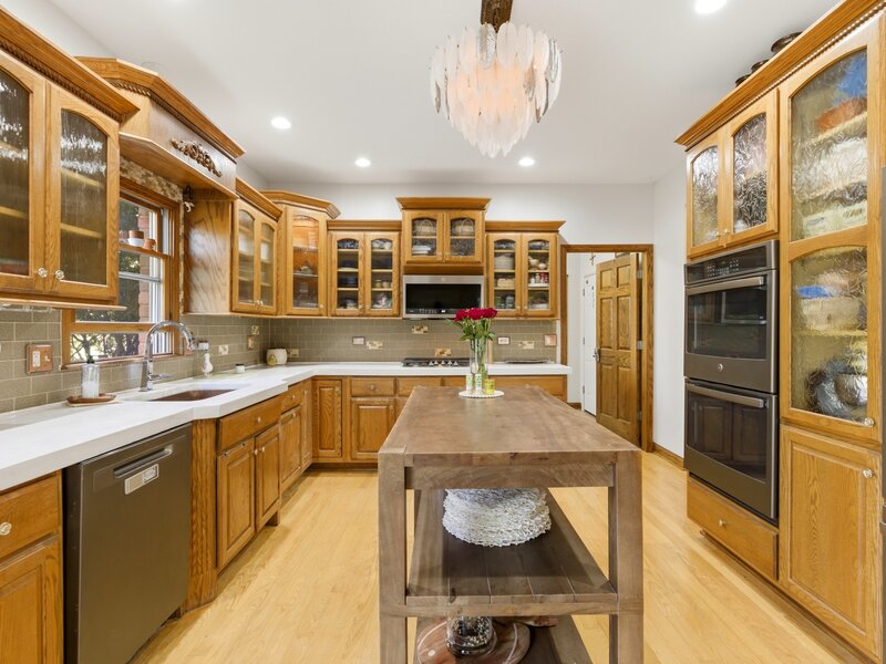 8304 Queen Victoria Lane Tinley Park IL 60477