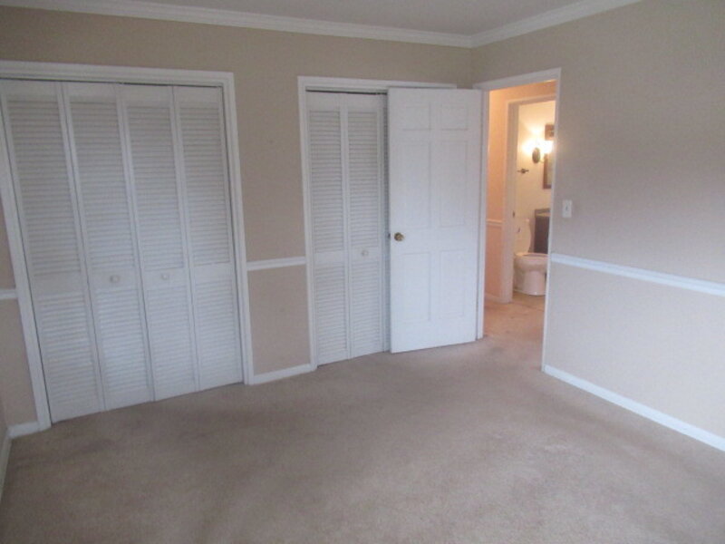 1004 Jenkisson Avenue Lake Bluff IL 60044