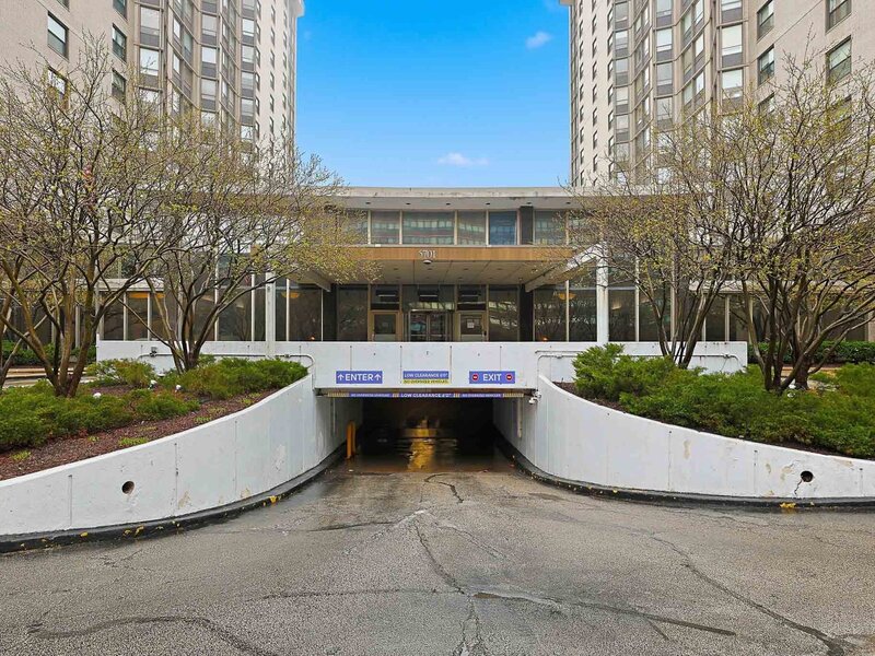 5701 N Sheridan Road Chicago IL 60660