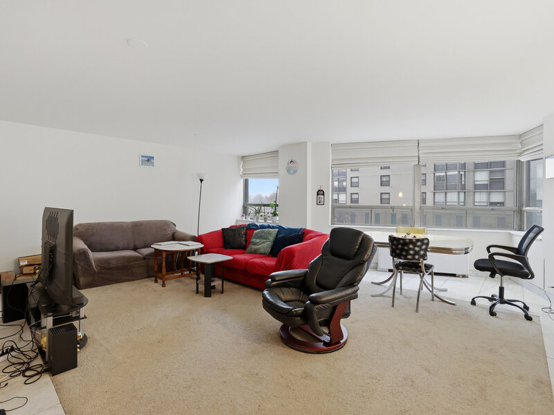 5701 N Sheridan Road Chicago IL 60660