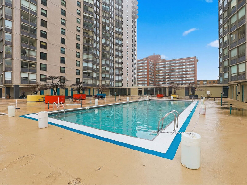 5701 N Sheridan Road Chicago IL 60660