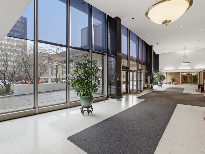 5701 N Sheridan Road Chicago IL 60660