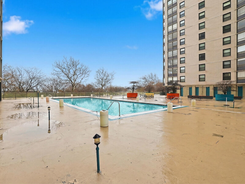 5701 N Sheridan Road Chicago IL 60660