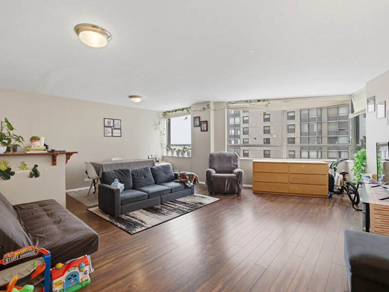5701 N Sheridan Road Chicago IL 60660