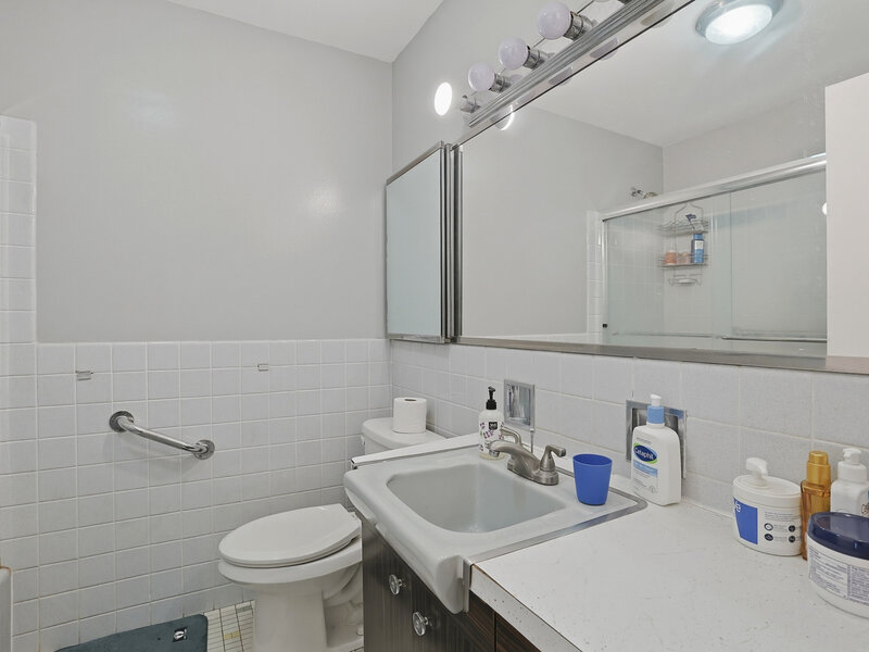 5701 N Sheridan Road Chicago IL 60660