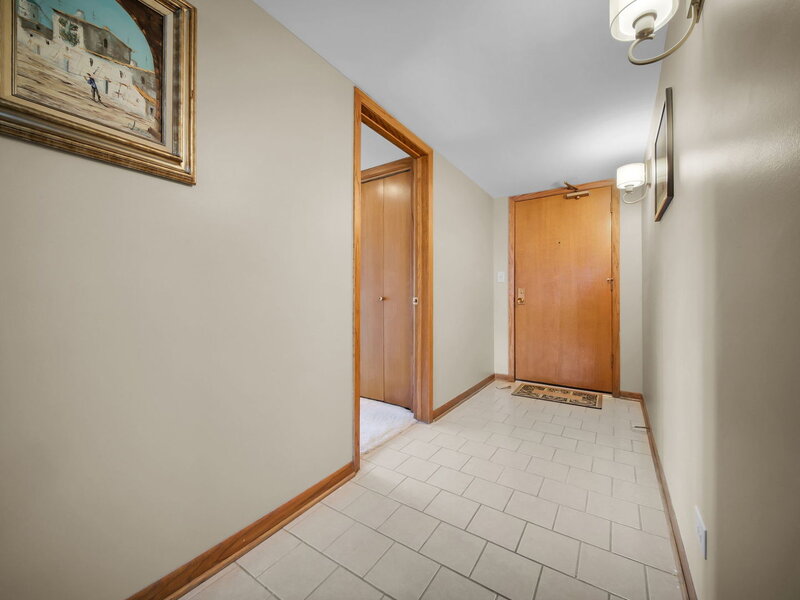 1389 Perry Street Des Plaines IL 60016
