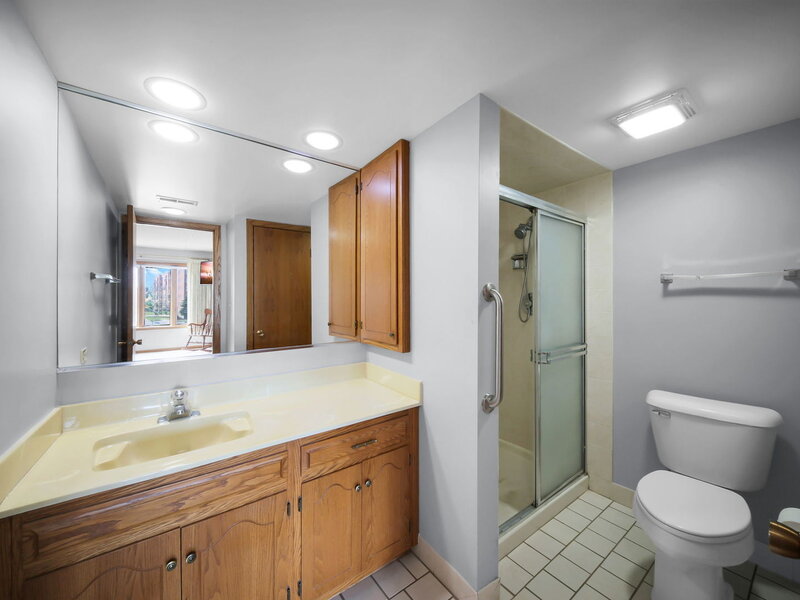 1389 Perry Street Des Plaines IL 60016