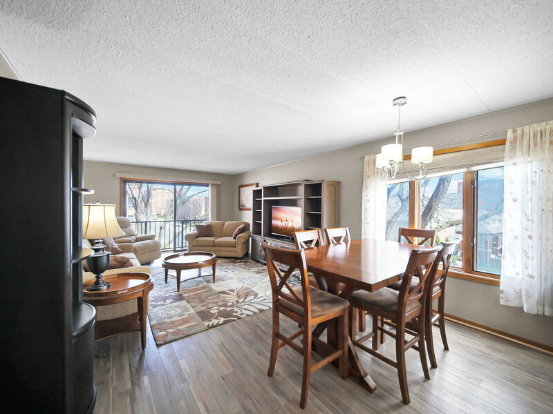 1389 Perry Street Des Plaines IL 60016