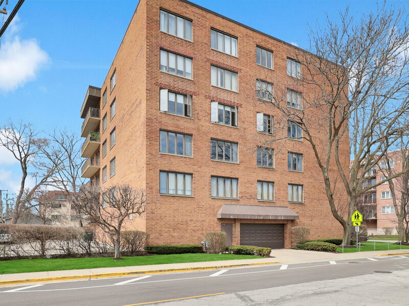 1389 Perry Street Des Plaines IL 60016