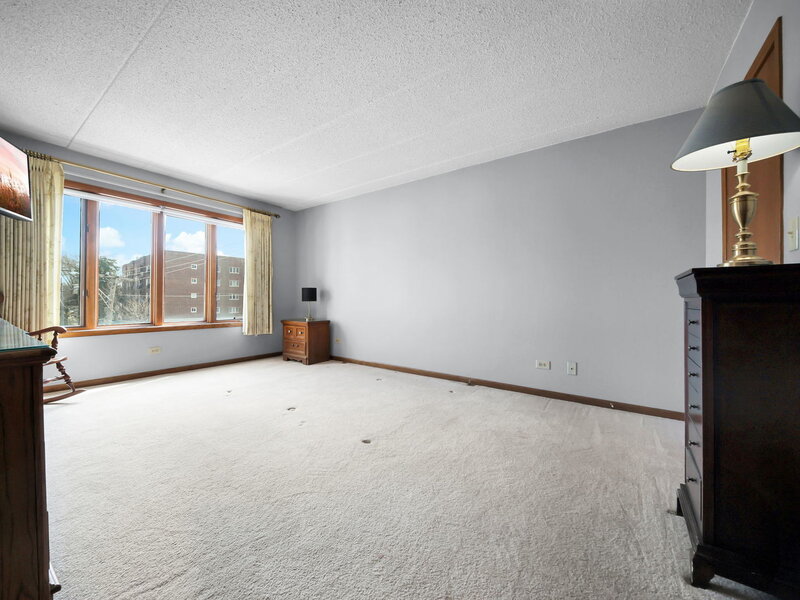 1389 Perry Street Des Plaines IL 60016