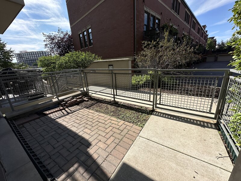 1000 N Kingsbury Street Chicago IL 60610