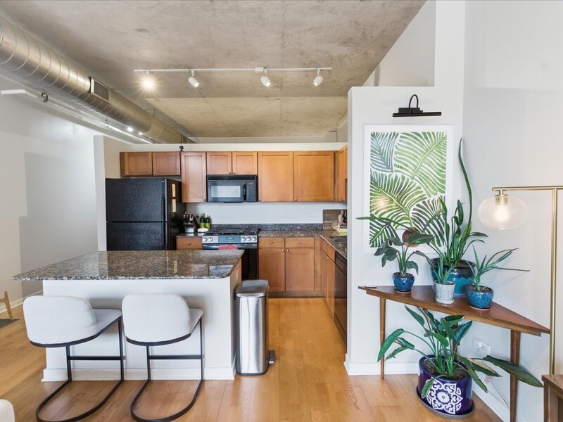 1000 N Kingsbury Street Chicago IL 60610
