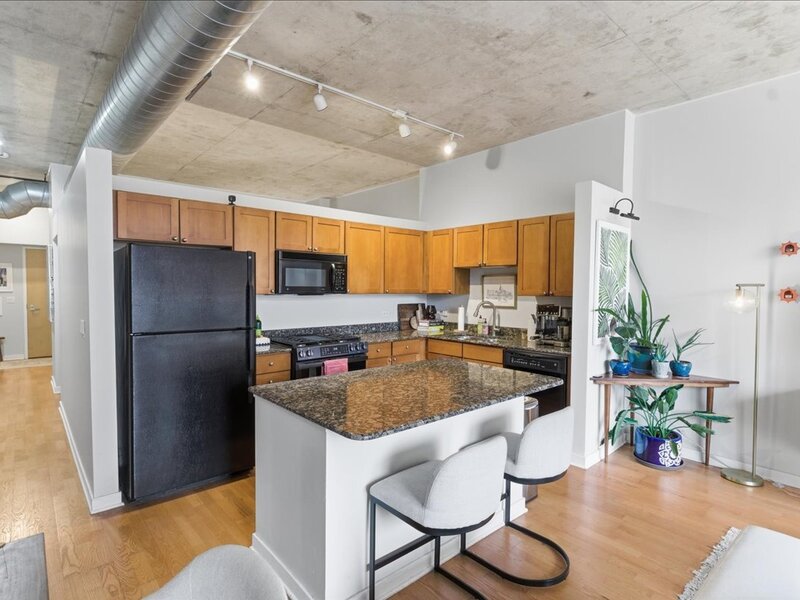 1000 N Kingsbury Street Chicago IL 60610
