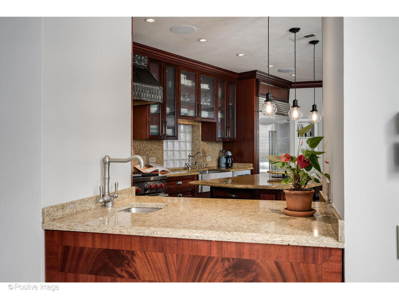 1811 N Howe Street Chicago IL 60614