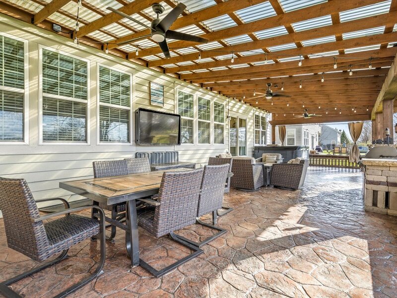 342 Comstock Drive Elgin IL 60124