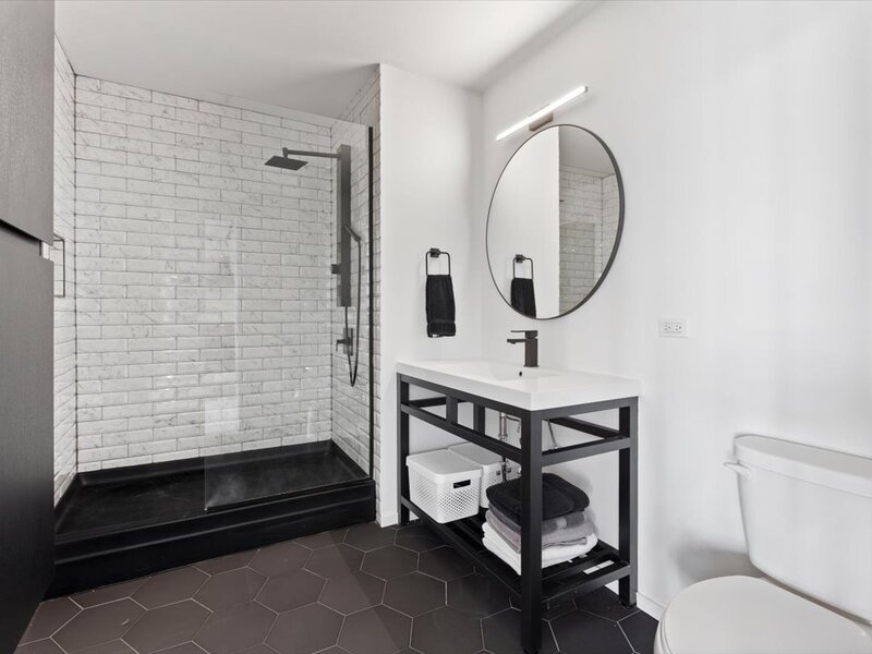 6 S Laflin Street Chicago IL 60607