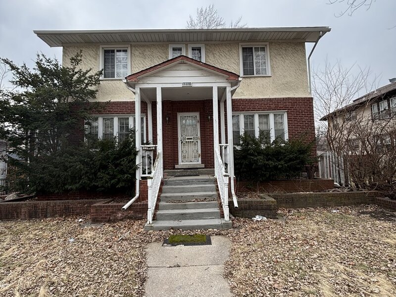 1906 S 7th Avenue Maywood IL 60153