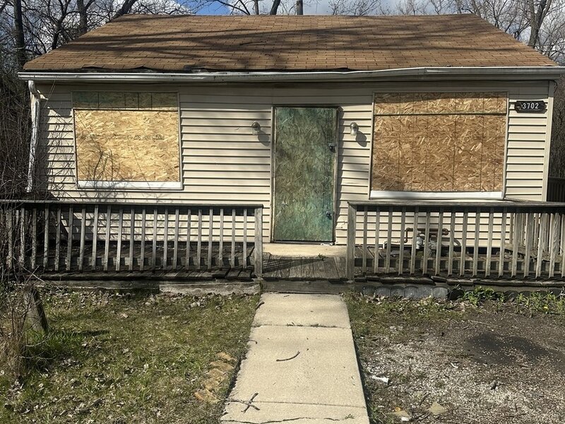 3702 Lincoln Lane Robbins IL 60472