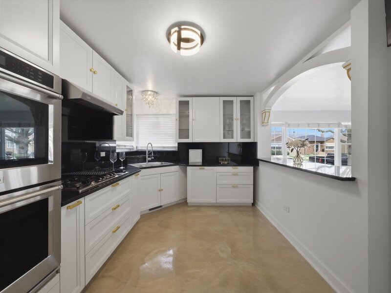 3853 W 83rd Place Chicago IL 60652