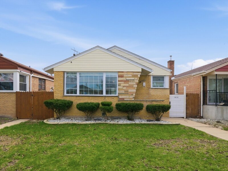 3853 W 83rd Place Chicago IL 60652