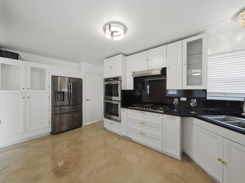 3853 W 83rd Place Chicago IL 60652