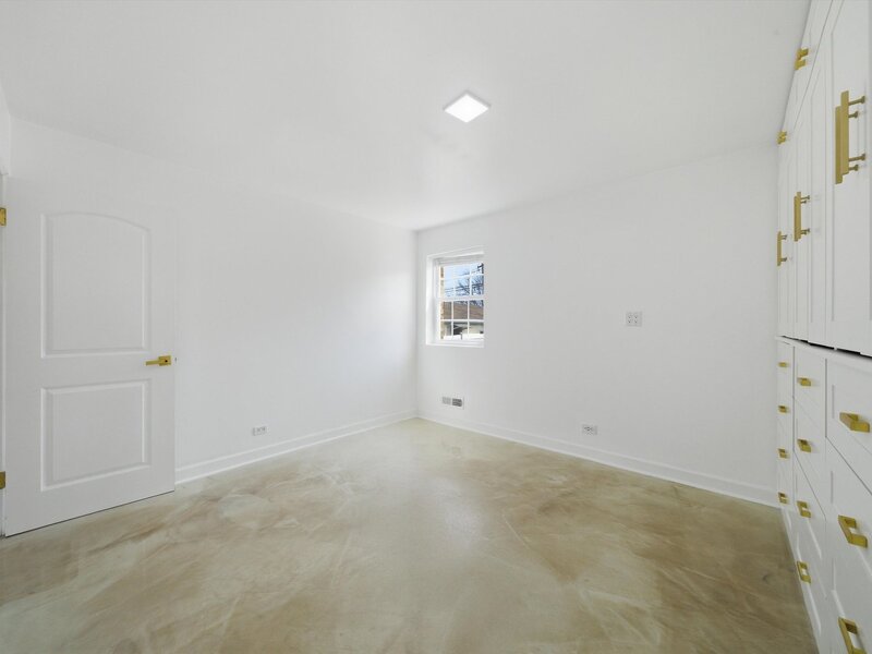 3853 W 83rd Place Chicago IL 60652
