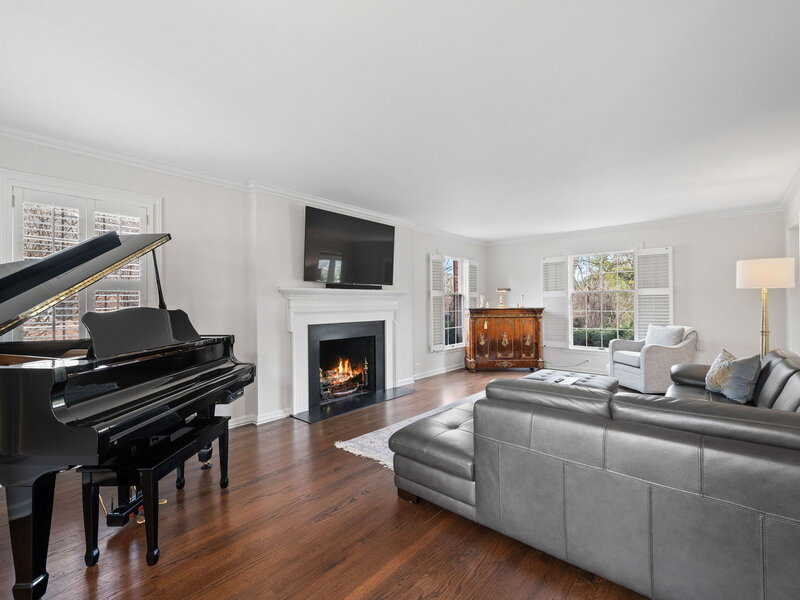 571 Lexington Drive Lake Forest IL 60045