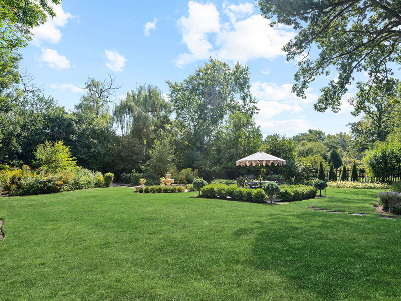 571 Lexington Drive Lake Forest IL 60045