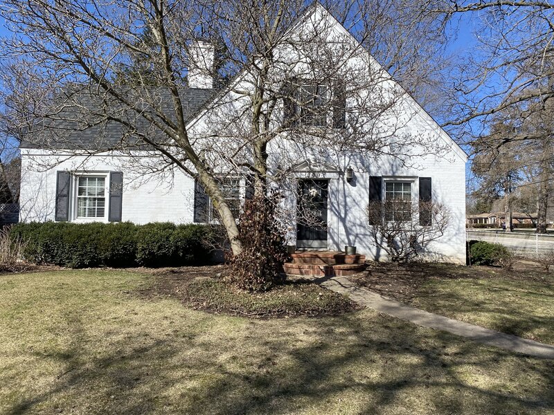 240 S Mchenry Avenue Crystal Lake IL 60014