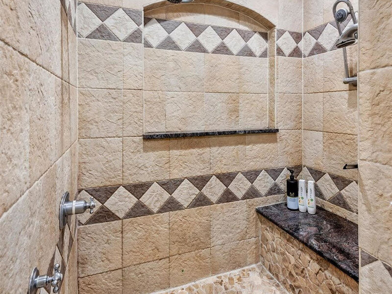 240 S Mchenry Avenue Crystal Lake IL 60014